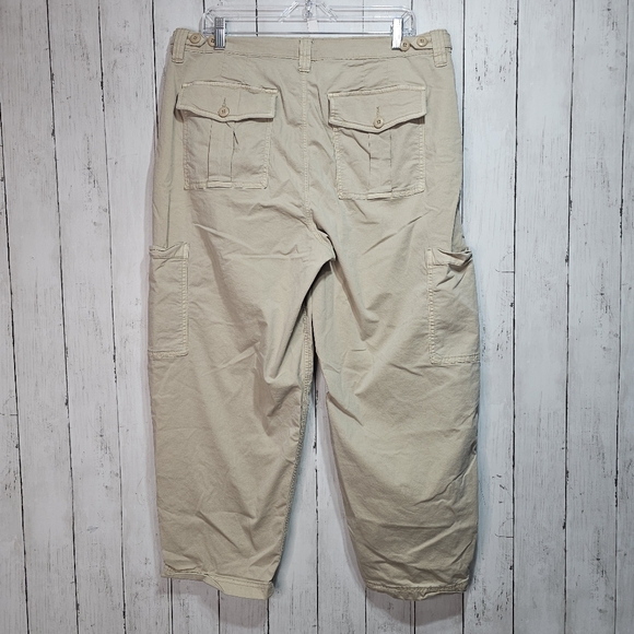 American Eagle Women’s Tan Cotton Stretch Blend Barrel Cargo Pants Size 16. - Picture 8 of 10